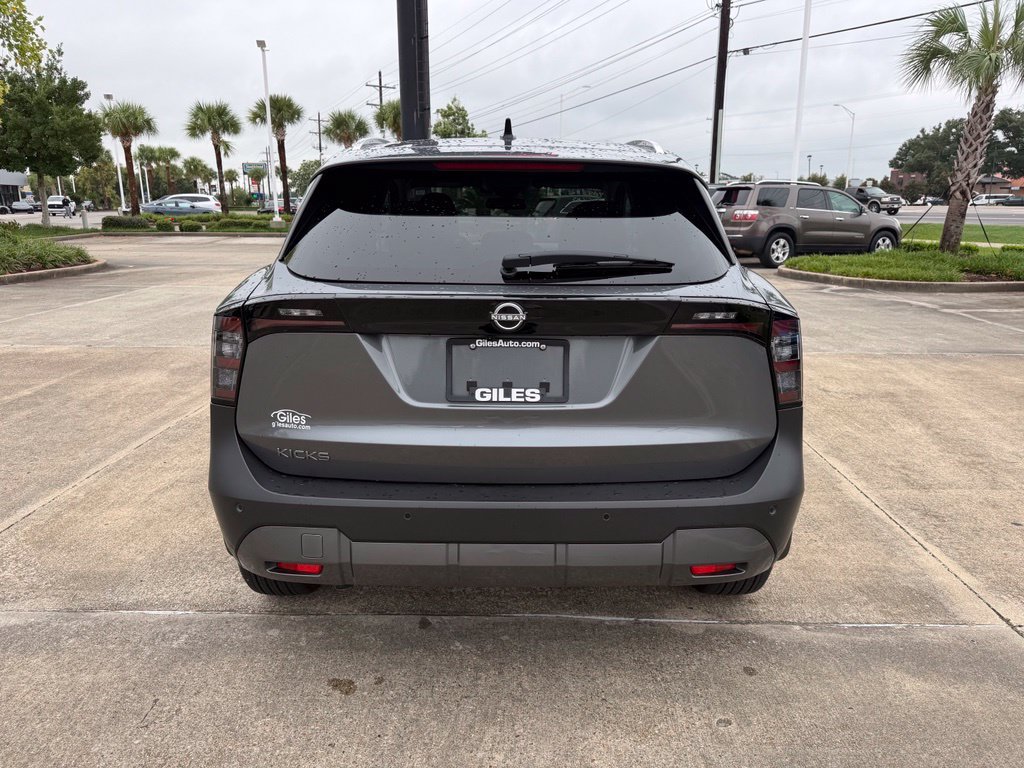 Used 2026 Nissan Kicks SV FWD image 4