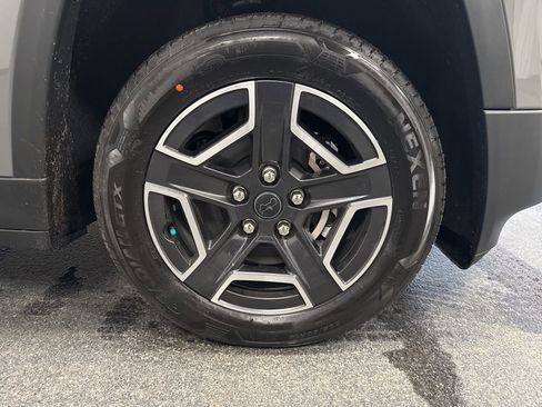 New 2026 Jeep Cherokee Laredo AWD/4WD image 12