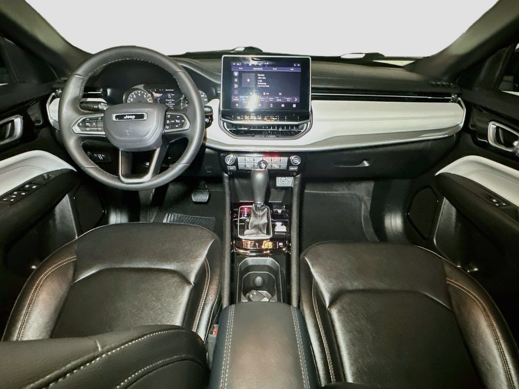 Used 2024 Jeep Compass Limited AWD/4WD image 9