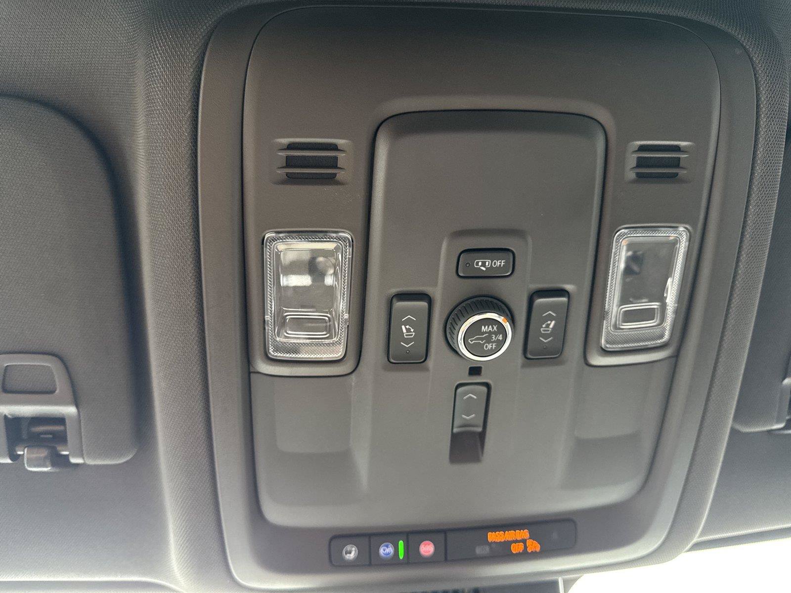 Used 2025 GMC Yukon Elevation AWD/4WD image 30