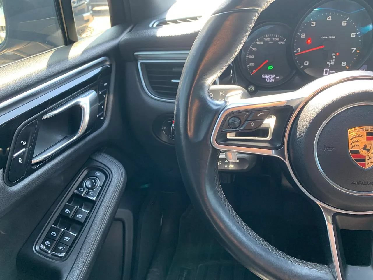Used 2017 Porsche Macan AWD/4WD image 16