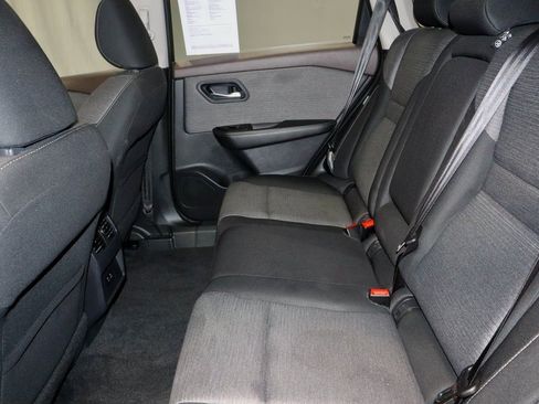 Certified 2022 Nissan Rogue SV image 22