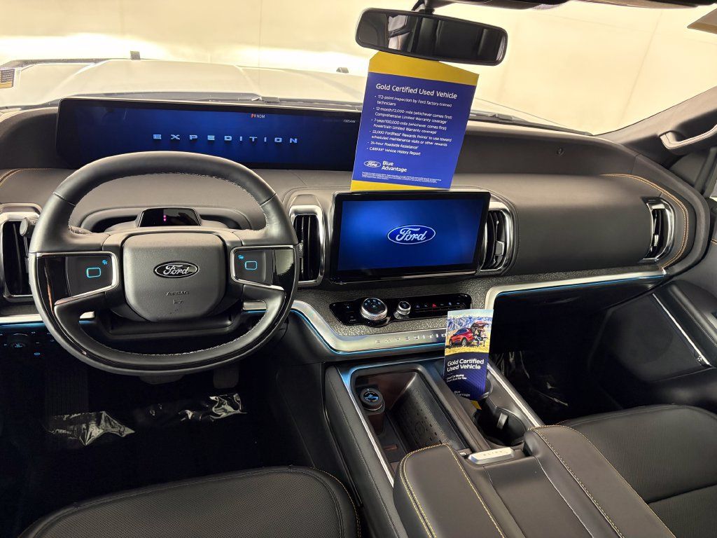 Used 2025 Ford Expedition Tremor AWD/4WD image 27