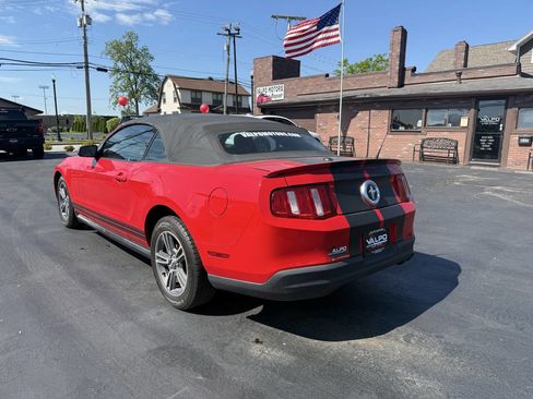Used 2010 Ford Mustang Premium image 2