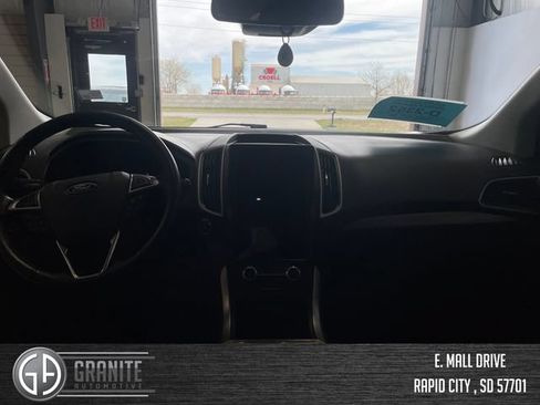 Used 2024 Ford Edge SEL AWD/4WD image 16