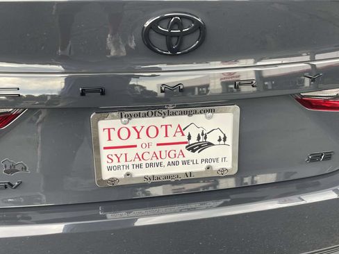 Used 2026 Toyota Camry SE FWD image 9