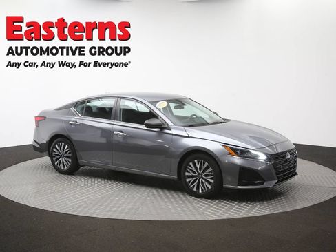 Used 2024 Nissan Altima 2.5 SV FWD image 47