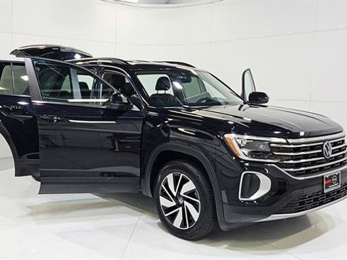 Used 2025 Volkswagen Atlas SE FWD image 29