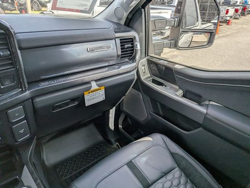 New 2026 Ford F250 Lariat w/ Black Appearance Package image 18