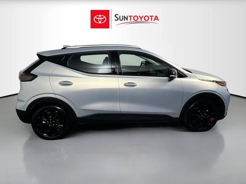 Used 2023 Chevrolet Bolt EUV LT w/ Convenience Package image 2