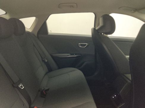 Used 2025 Kia K4 FWD image 19