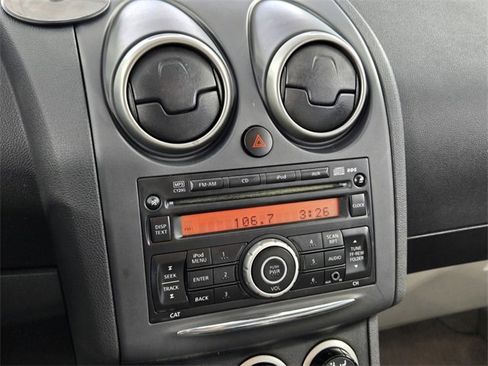 Used 2014 Nissan Rogue S image 18