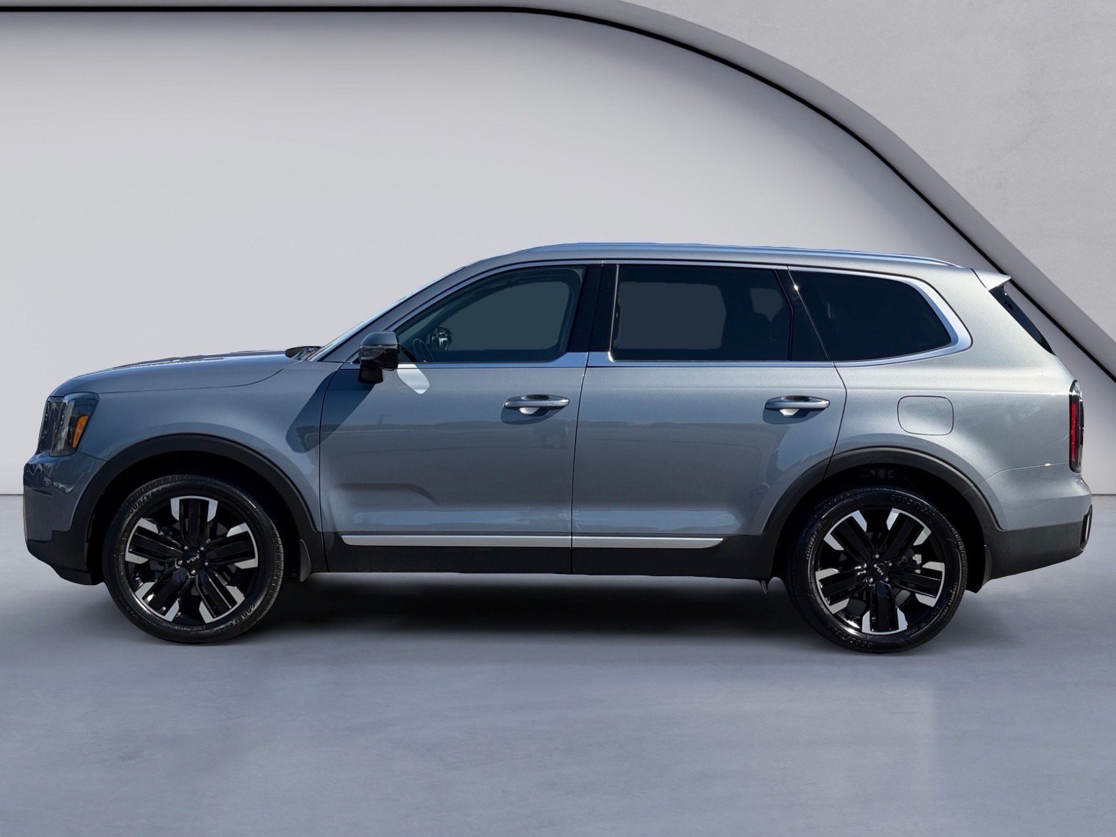 Used 2024 Kia Telluride SX FWD image 2