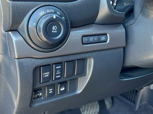 Used 2023 Nissan Titan PRO-4X w/ Pro-4x Convenience Package AWD/4WD image 29