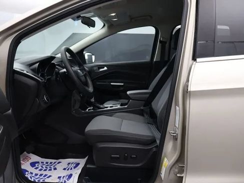 Used 2017 Ford Escape SE w/ Equipment Group 201A AWD/4WD image 14