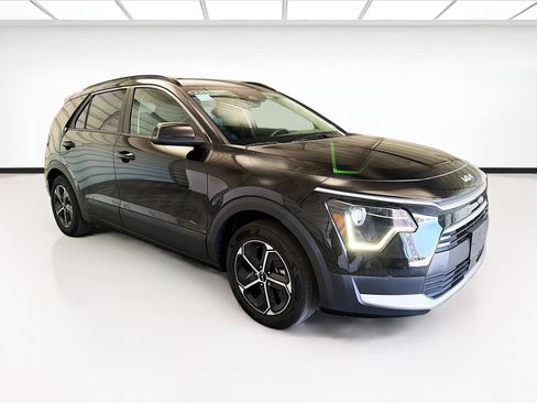 Used 2024 Kia Niro EX FWD image 3