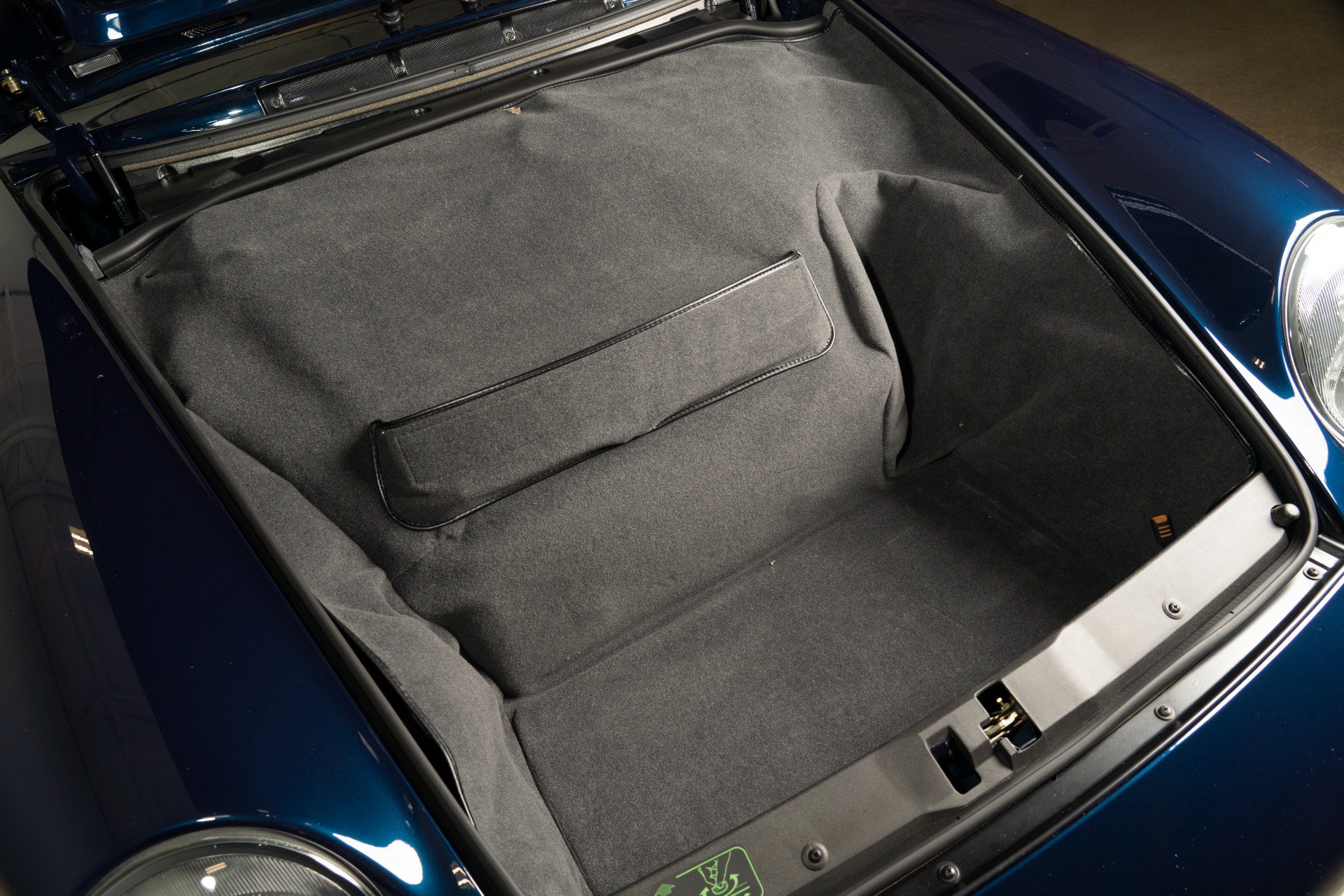 Used 1998 Porsche 911 image 37