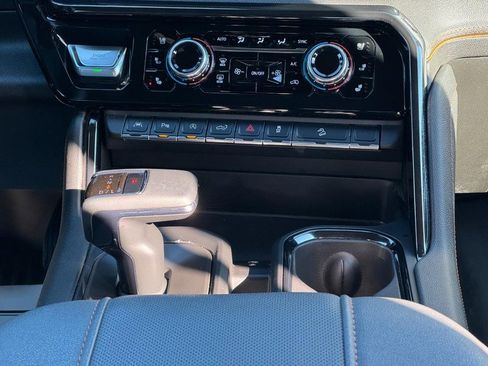 Used 2024 GMC Sierra 1500 AT4 w/ Technology Package image 15