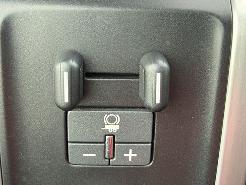 Used 2015 GMC Sierra 1500 SLT w/ SLT Crew Cab Value Package image 33