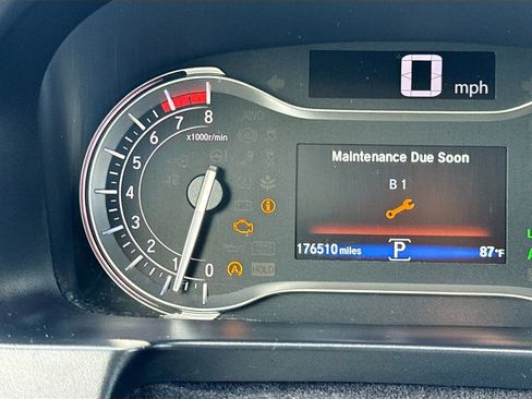 Used 2016 Honda Pilot Touring image 14