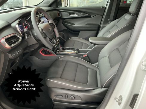 Used 2023 Chevrolet TrailBlazer RS w/ Sun and Liftgate Package image 7