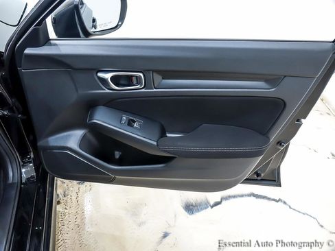 Used 2023 Honda Civic Sport image 29