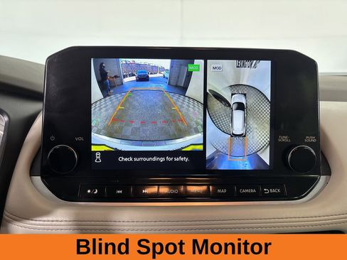 Used 2023 Nissan Rogue SL w/ SL Premium Package image 18