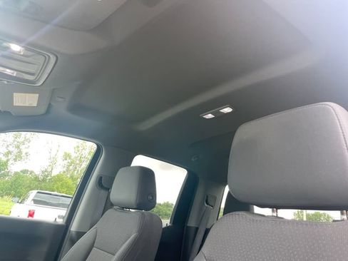 Used 2020 Chevrolet Silverado 1500 Custom w/ Custom Value Package AWD/4WD image 27