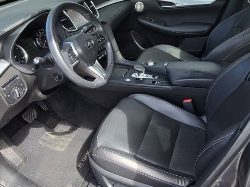 Used 2019 INFINITI QX50 Essential w/ Premium Heat Package image 17