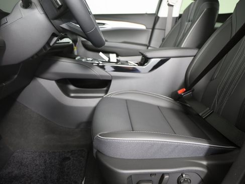 New 2025 Buick Envision Avenir image 12