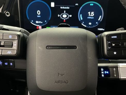 Used 2025 Hyundai Santa Fe Calligraphy AWD/4WD image 17