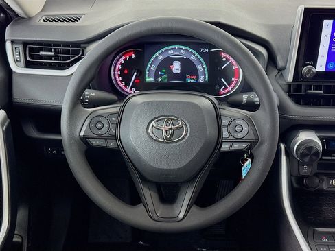 Used 2023 Toyota RAV4 LE image 31