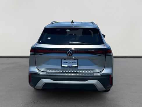 Used 2026 Volkswagen Tiguan S FWD image 4