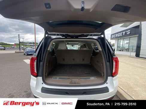 Certified 2022 GMC Yukon XL Denali w/ Denali Premium Package AWD/4WD image 30
