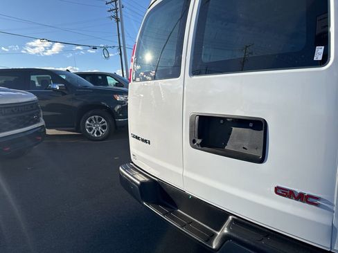 Used 2022 GMC Savana 2500 w/ Driver Convenience Package RWD image 25