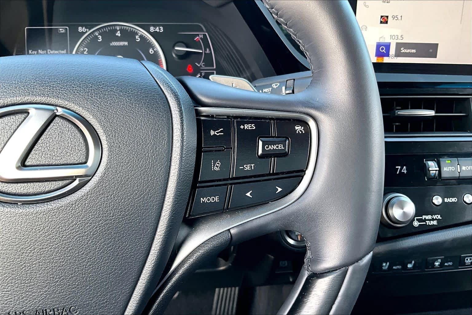 Used 2024 Lexus ES 350 Ultra Luxury w/ Accessory Package (Z2) FWD image 22