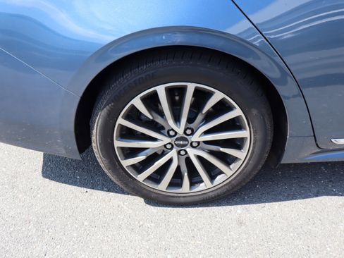 Used 2018 Lincoln Continental Select FWD image 37
