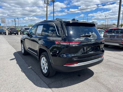 Used 2023 Jeep Grand Cherokee Limited AWD/4WD image 3