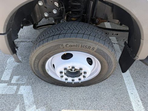 Used 2024 Ford F550 4x4 Regular Cab Super Duty image 12