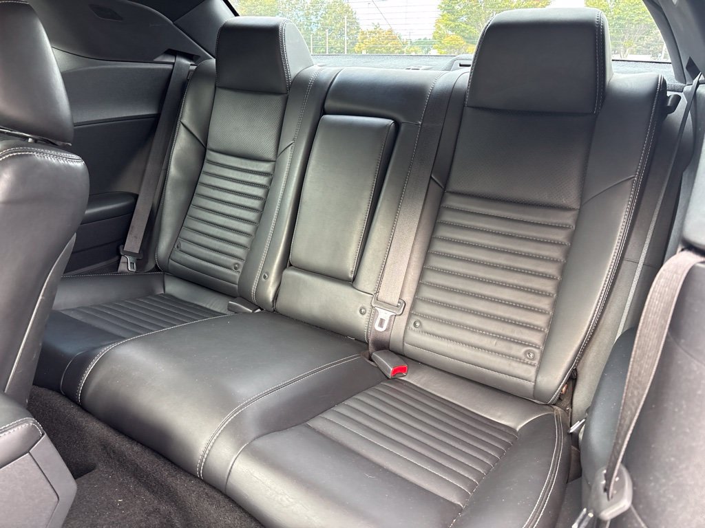 Used 2014 Dodge Challenger R/T Plus RWD image 7