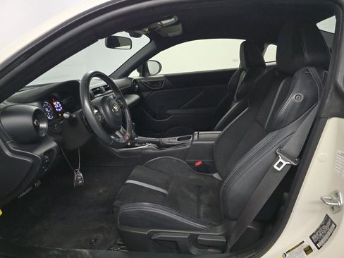 Used 2023 Toyota GR86 Premium image 7