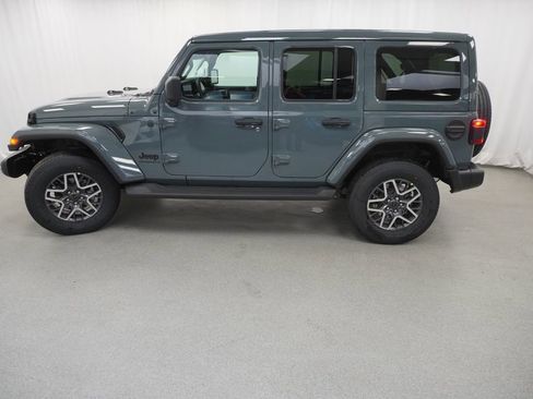 New 2026 Jeep Wrangler Unlimited Sahara AWD/4WD image 14