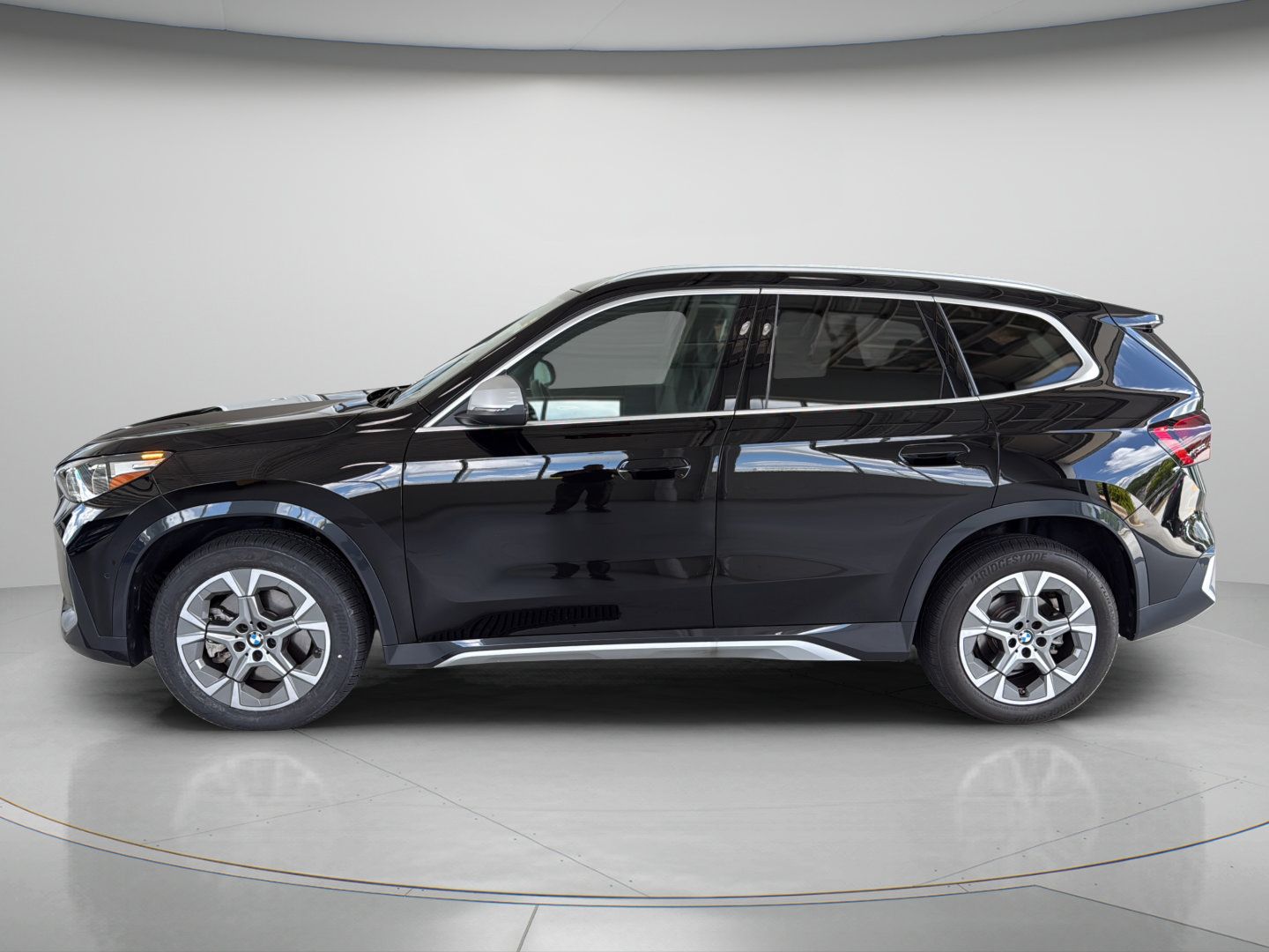 Used 2024 BMW X1 xDrive28i w/ Convenience Package AWD/4WD image 2