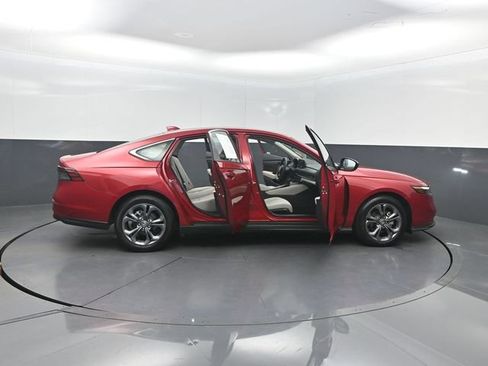 Used 2023 Honda Accord EX image 36