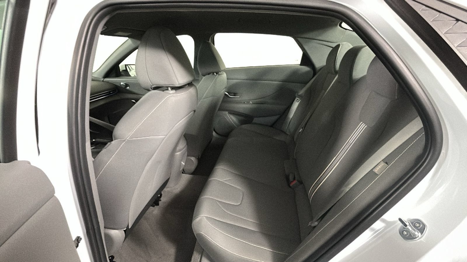 Certified 2024 Hyundai Elantra SEL FWD image 32