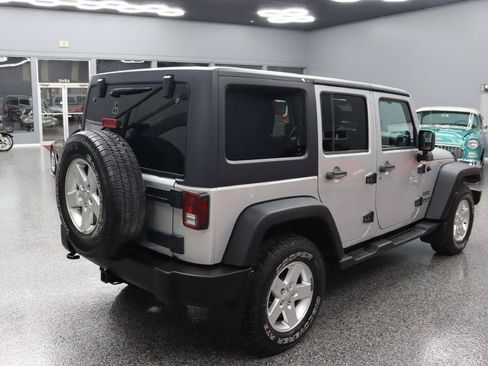 Used 2012 Jeep Wrangler Unlimited Sport AWD/4WD image 4