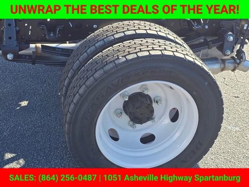 New 2025 Chevrolet Low Cab Forward image 17