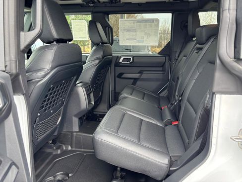 New 2025 Ford Bronco Badlands image 13
