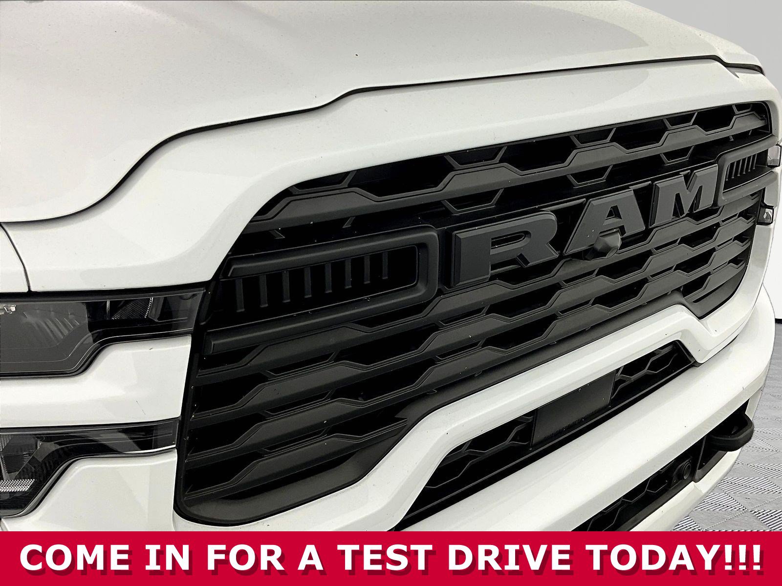 Used 2025 RAM 3500 Big Horn AWD/4WD image 32
