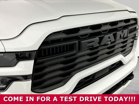 Used 2025 RAM 3500 Big Horn AWD/4WD image 32